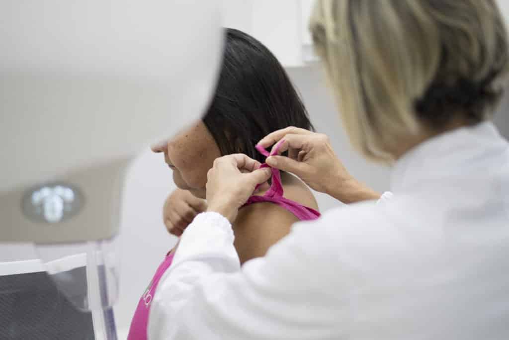 Consulta ao mastologista e mamografia anual são importantes para diagnóstico precoce do câncer